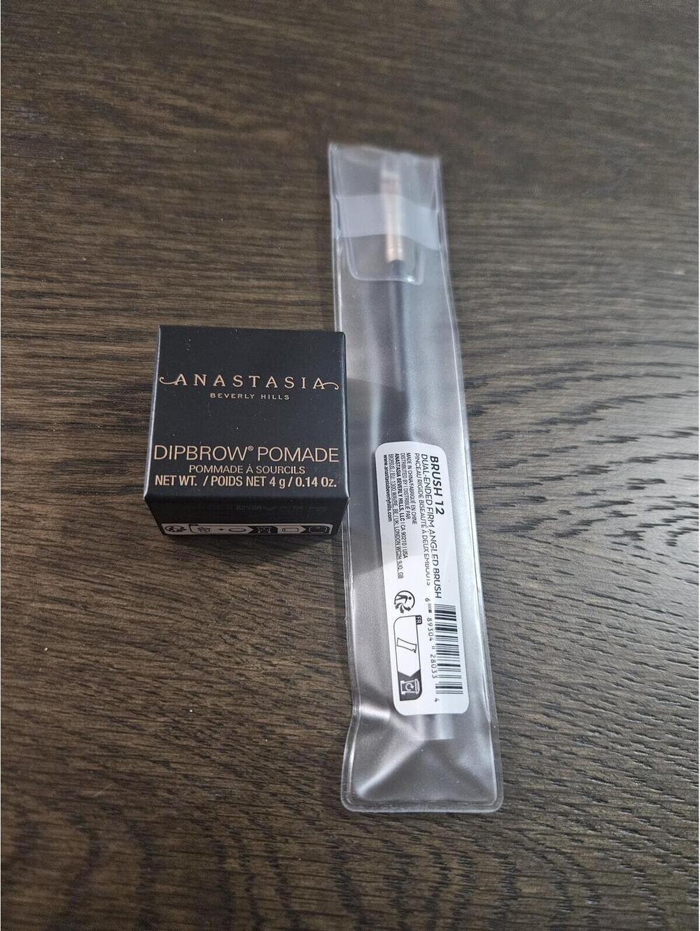 Anastasia Beverly Hills Dipbrow Pomade Medium Brown with Brush 12